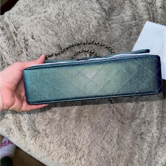 SOLD Classic Medium Flap 22P Iridescent Green Quilted Caviar light GHW! Unused! - Picture 10 of 15